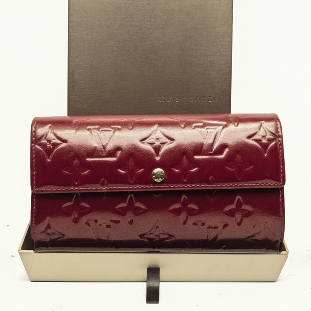 ❌ SOLD ❌Authentic Louis Vuitton Vernis Amarante Sarah Wallet ~ XLNT ~